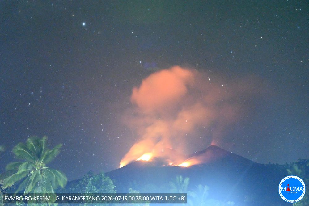 Gunung Karangetang Sulut Alami Erupsi