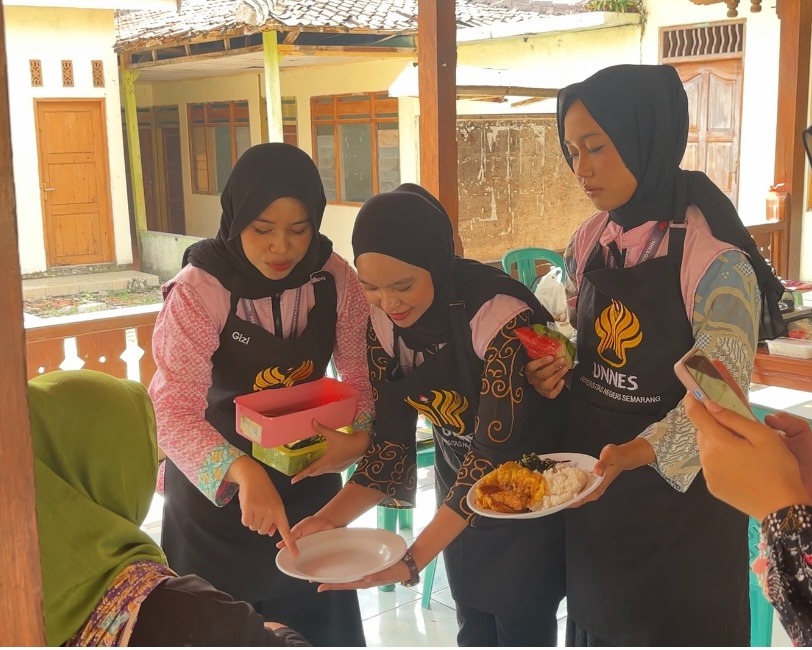Program DASHAT KKN UNNES: Ajak Ibu Pahami Konsep Isi Piringku Demi Tumbuh Kembang Balita 51 WhatsApp Image 2026 07 28 at 12.53.30 2