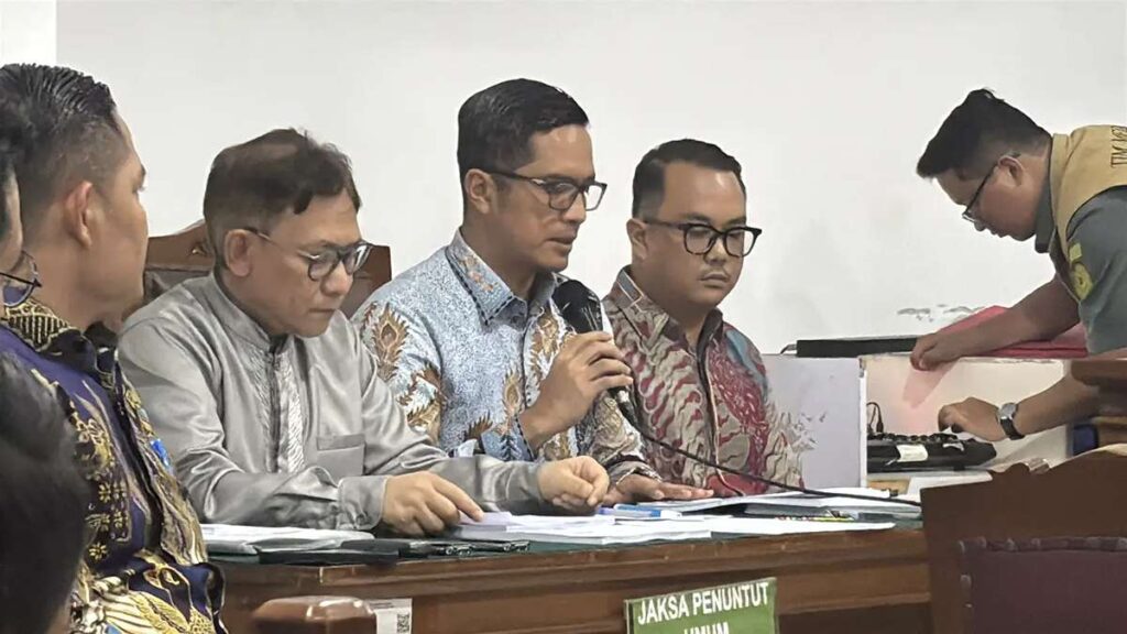 Sengit! Kubu Febrie Persoalkan Penetapan Tersangka dalam Praperadilan, Ini Respon Komisi Kejaksaan 53 tersangka