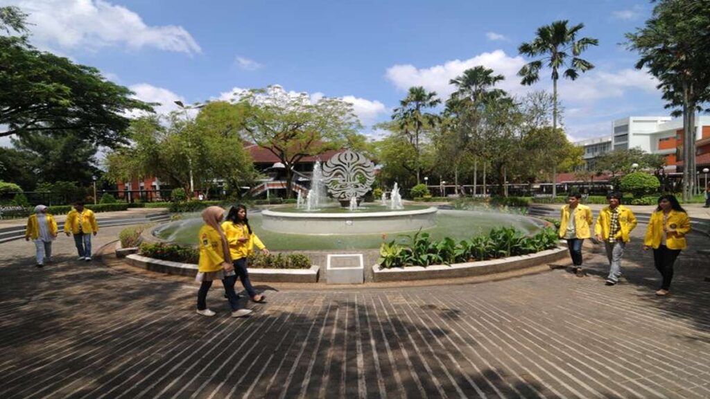 Ditinggal Sang Ayah, Nadira Tetap Berjuang Wujudkan Mimpi Kuliah di UI 53 1000189890