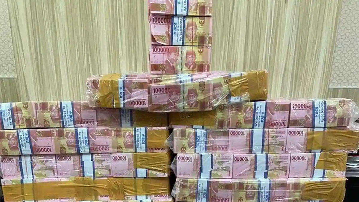 Gempar! Penggerebekan Pabrik Duit Palsu di Tangsel Terkuak: Mesin Canggih Hingga Omzet Miliaran 51 18062024 uang palsu