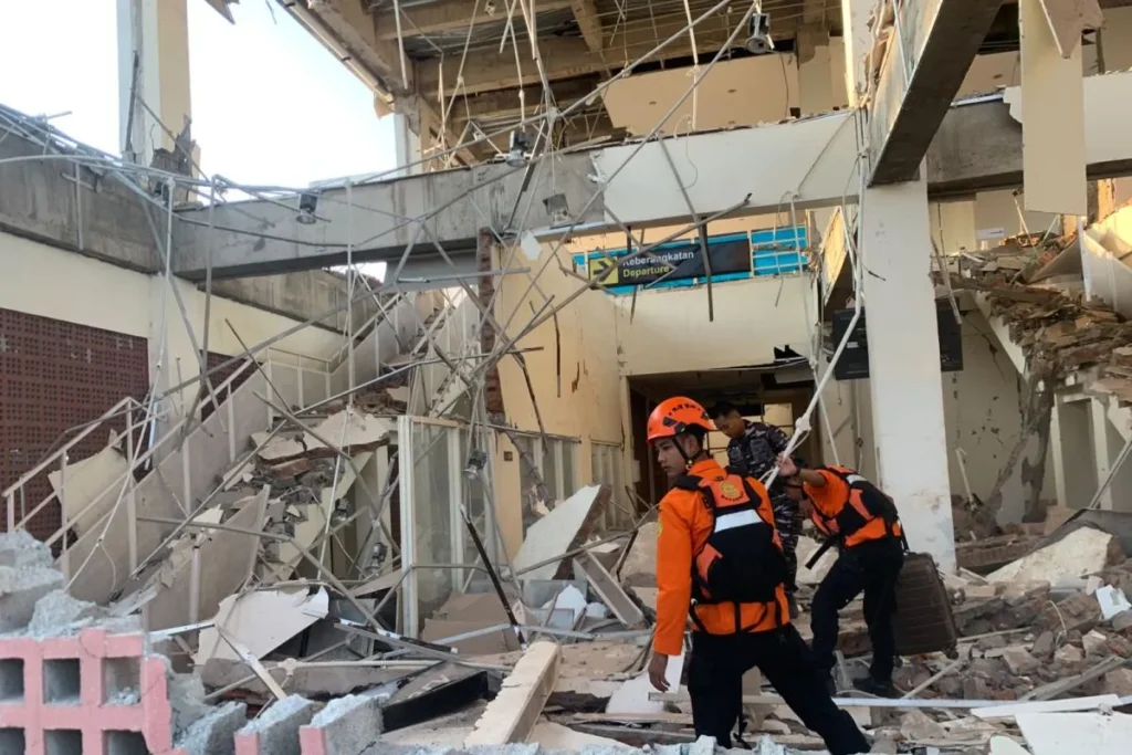 Bandara NTT Pasca Gempa Tetap Beroperasi Normal, Ini Fakta Lengkapnya! 53 5f480a05 6133 41f1 afb4 9451f3cd8449