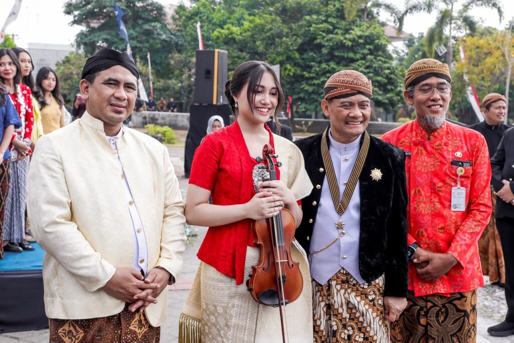 Cicit Keponakan WR Soepratman2