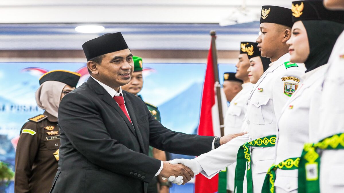 Taj Yasin Pimpin Inagurasi Anggota Paskibraka Jawa Tengah 2026 51 IMG 20260816 WA0053 1536x1024 1