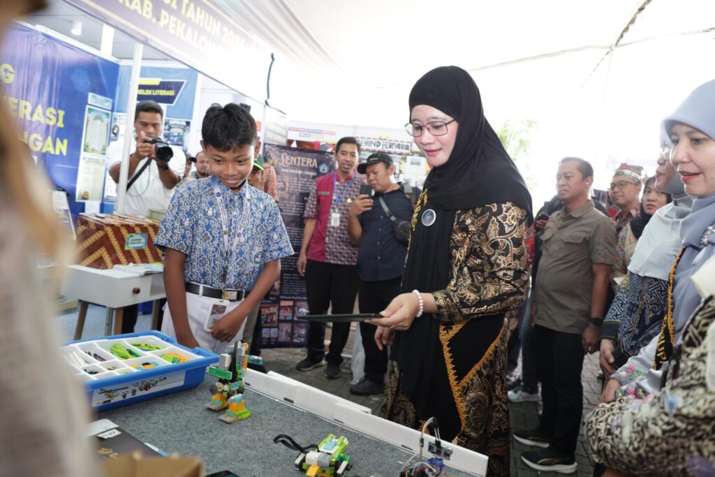 Inspiratif! Peran Literasi untuk Kembangkan Pemikiran Kritis Anak di Era Digital 52 IMG 20260820 WA0120 2048x1365 1