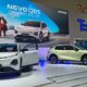 Nevo Q05 Resmi Pikat Pengunjung GIIAS 2026 Cetak 1 Magnet Baru Changan 57 Nevo Q05 Magnet baru Changan, Mobil SUV NEV OQ5 dipamerkan di atas panggung pameran otomotif dengan latar belakang layar besar menampilkan informasi kendaraan