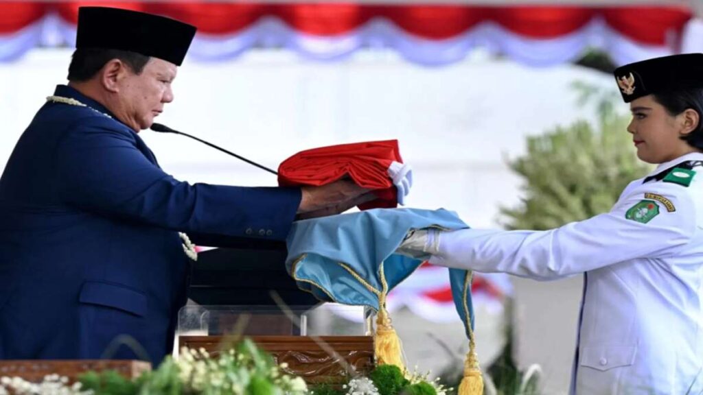 Spektakuler! Istana Ungkap Alasan Bendera Raksasa Prabowo Berkibar di Udara Saat Peringatan HUT RI 53 bendera
