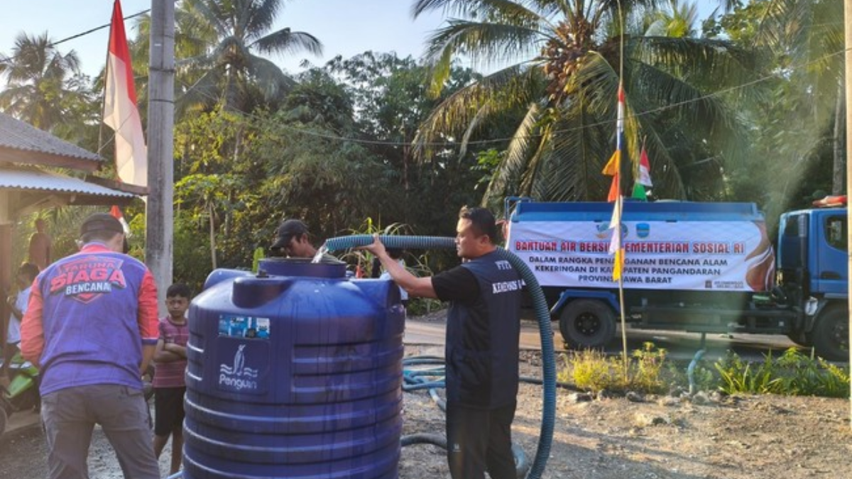 Air Bersih Langka di Pangandaran Warga Rela Jalan 3 Km 51 New Project 121 6B6D0E6