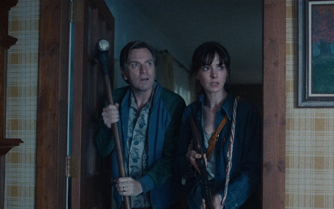 Mengejutkan! Review Film The End of Oak Street Anne Hathaway Lawan Dinosaurus 52 OAK4