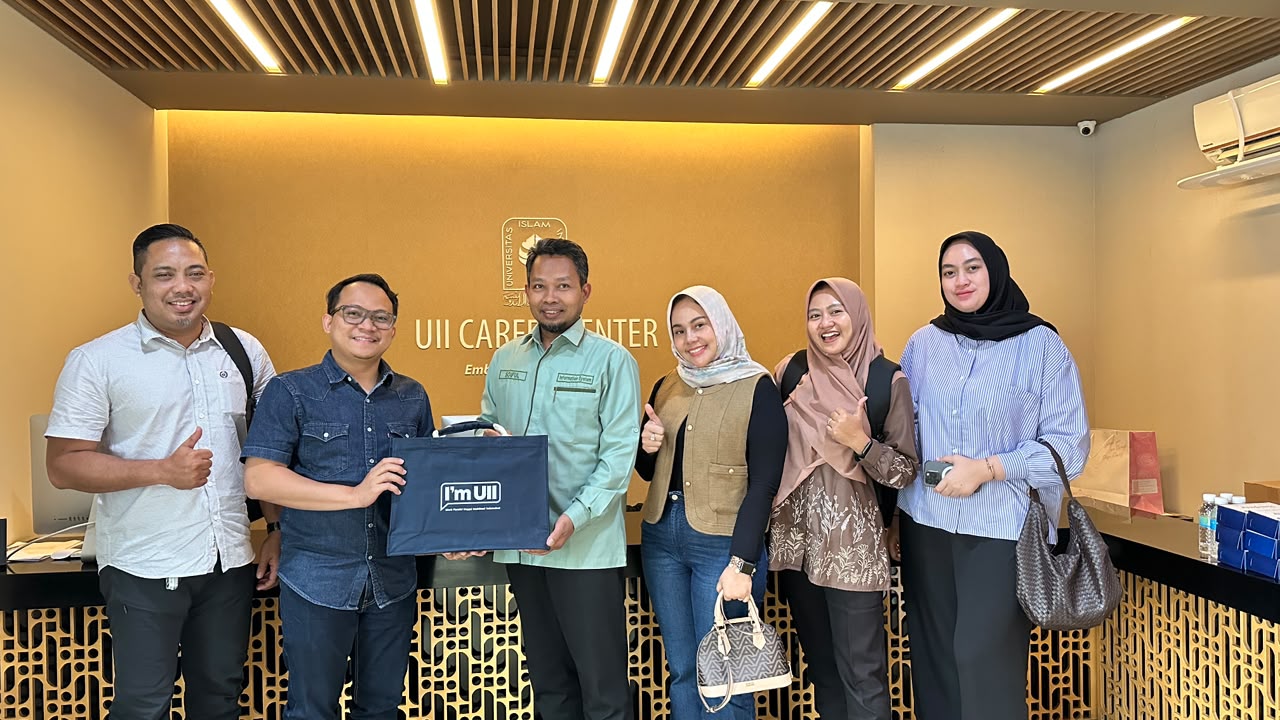 Tingkatkan Mutu Layanan Alumni, USM Pertajam Strategi Bersama UII 51 WhatsApp Image 2026 08 21 at 07.32.10