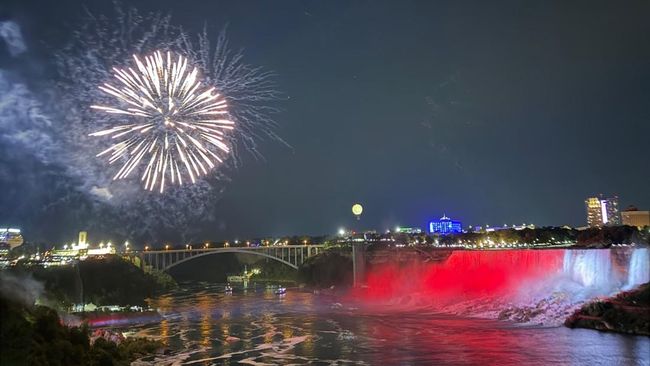 Spektakuler! 81 Tahun RI, Air Terjun Niagara Dipenuhi Cahaya Merah Putih 52 iluminasi merah putih di niagara dok ist 1787021966067 169