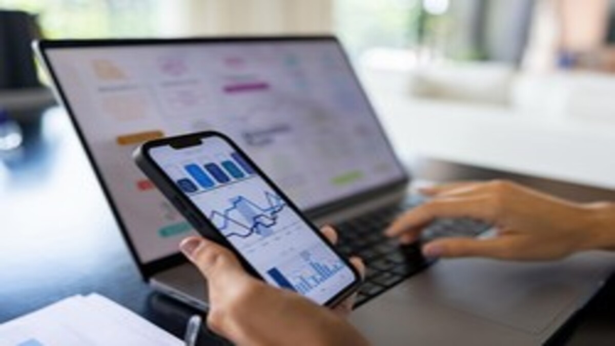 Solusi Krusial: Mengapa Capital Control Modern Mendesak untuk Stabilitas Ekonomi Indonesia 51 ilustrasi investasi di pasar saham 1754984843155 43 1