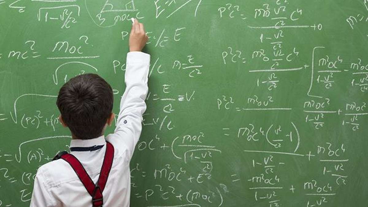 Wajib Tahu! Ini 7 Ciri Anak Genius yang Bisa Orang Tua Amati Sejak Dini 51 anak genius