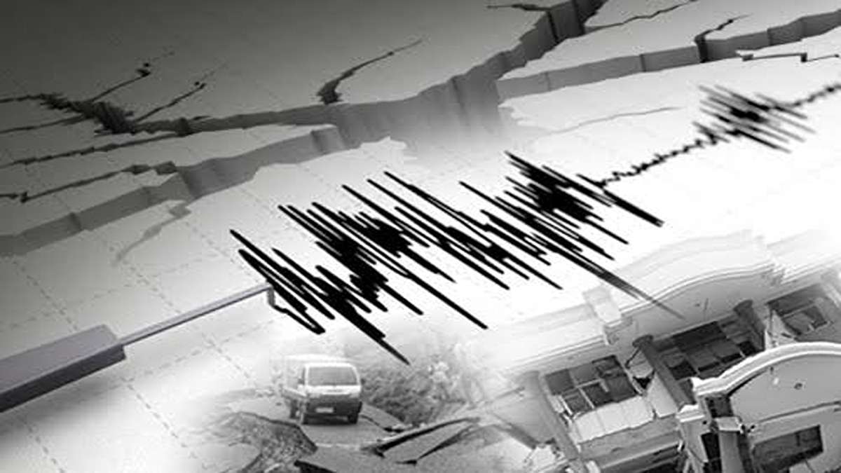 Ilustrasi grafik gempa bumi dengan latar belakang retakan tanah dan bangunan rusak