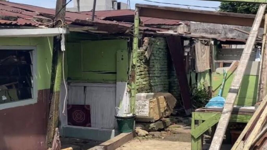 Waspada! Dampak Cuaca Ekstrem di Medan Semakin Mengkhawatirkan, 170 Rumah Warga Rusak Parah 52 images 2026 08 20T111911.297
