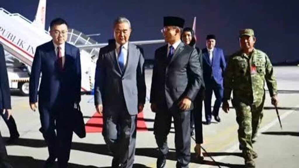 Dahsyat! Momen Momen Sugiono Sambut Menlu Tiongkok Wang Yi di Jakarta 52 images 2026 08 21T104030.034