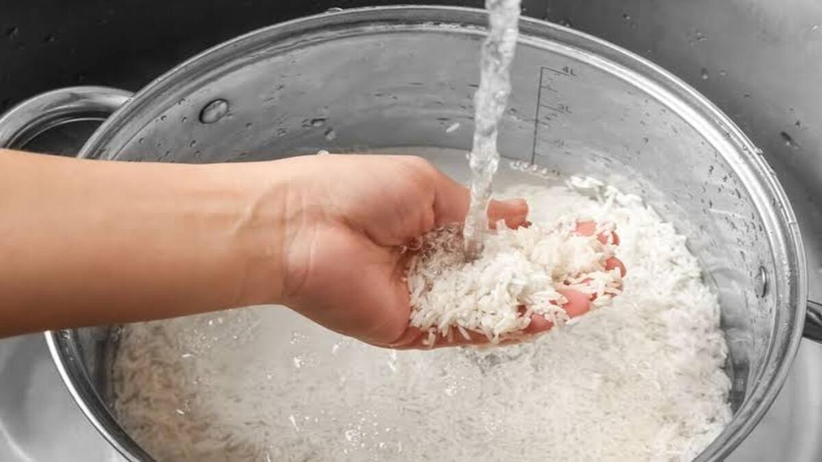 Mencuci Beras Berkali-Kali Bikin Nasi Lebih Pulen atau Hilang Gizi
