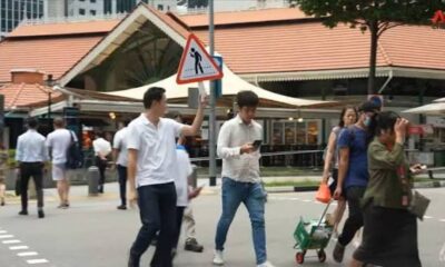 Langkah Mengerikan! Turis Main HP Saat Menyeberang Jalan Didenda Rp1,5 Juta di Italia