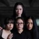 Poster film Memburu Pemangsa yang menampilkan empat orang aktris berbusana hitam dengan latar belakang gelap, serta teks judul film dan tanggal rilis 24 September 2026 di bioskop