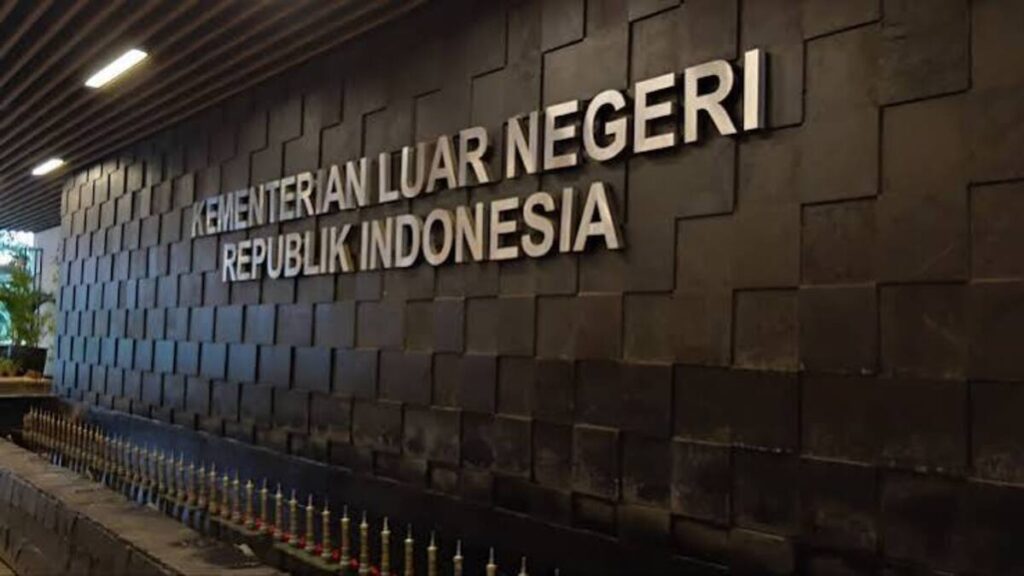 Dahsyat! Kemlu RI Komunikasi Dengan Tetangga Soal Karhutla Belum Ada Protes 53 images 8 10