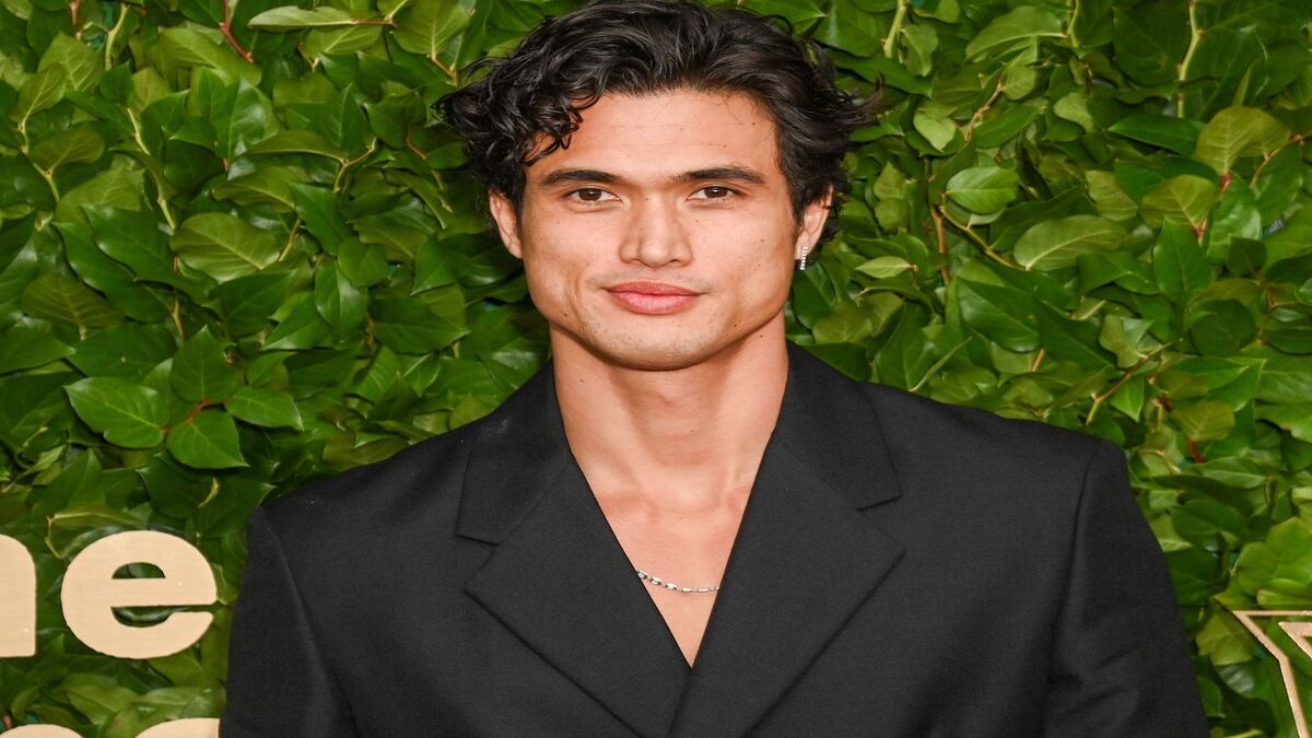 Mengejutkan! Negosiasi Charles Melton Jadi Kakashi di Live-Action Naruto 51 pzyL26Re93f6oghiChu4db 1