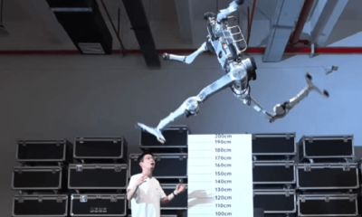 Canggih! China Bikin Robot Superman yang Mampu Melompat Setinggi 2 Meter