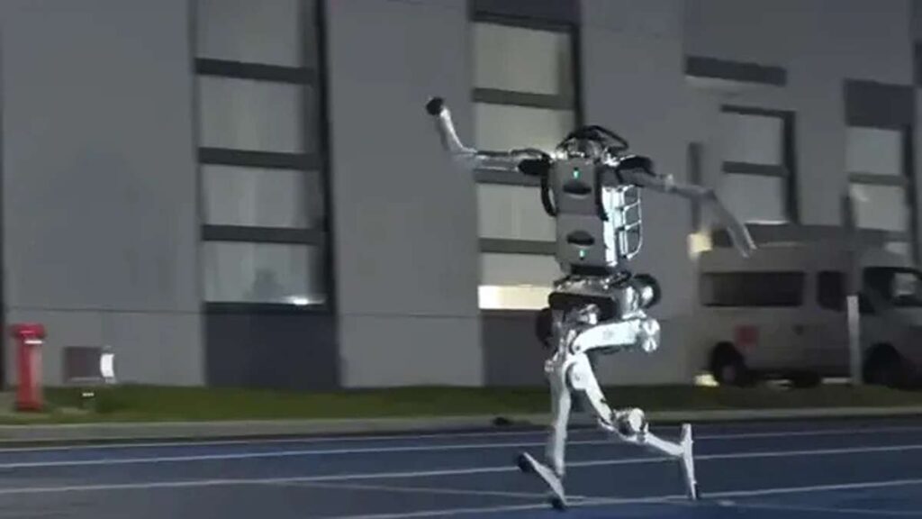 Canggih! China Bikin Robot Superman yang Mampu Melompat Setinggi 2 Meter 53 robot superman unitree 1787010890486 169 2 11zon