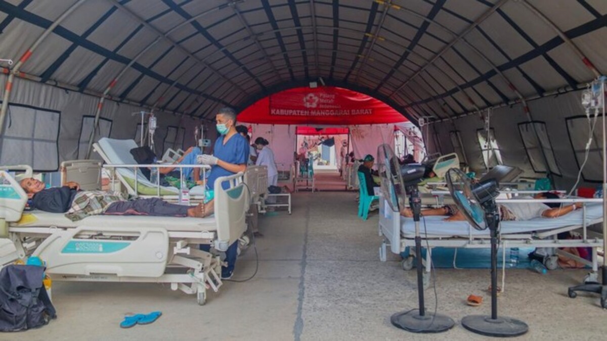 Mencekam! Antisipasi Gempa Susulan, RSUD Komodo Rela Rawat Pasien di Tenda 51 rs1 3