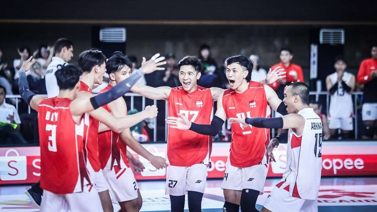Timnas Voli Indonesia Resmi Agendakan 3 Laga Uji Coba Siap Tempur 51 Timnas Voli Skuad Indonesia, Tim voli putra Indonesia merayakan kemenangan di lapangan dengan jersey merah putih