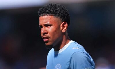 Transfer Savinho ke Tottenham Inggris, Pemain sepak bola mengenakan seragam biru muda