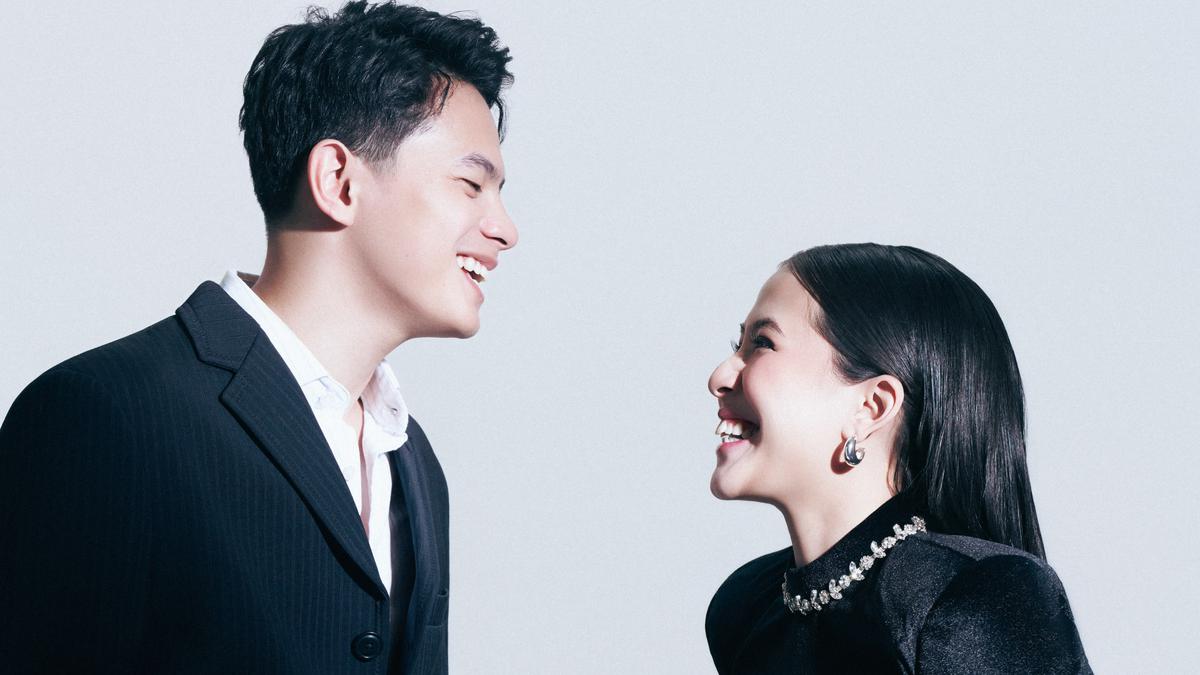 Memukau! Gaya Adhisty Zara Foto Maternity Bareng Suami, Tampil Glamour dengan Gaun Mermaid 51 gaya Adhisty Zara foto maternity