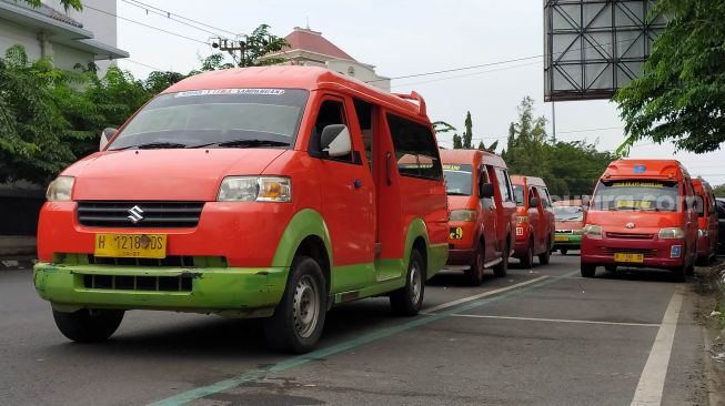 14685 tempat mangkl angkot semarang