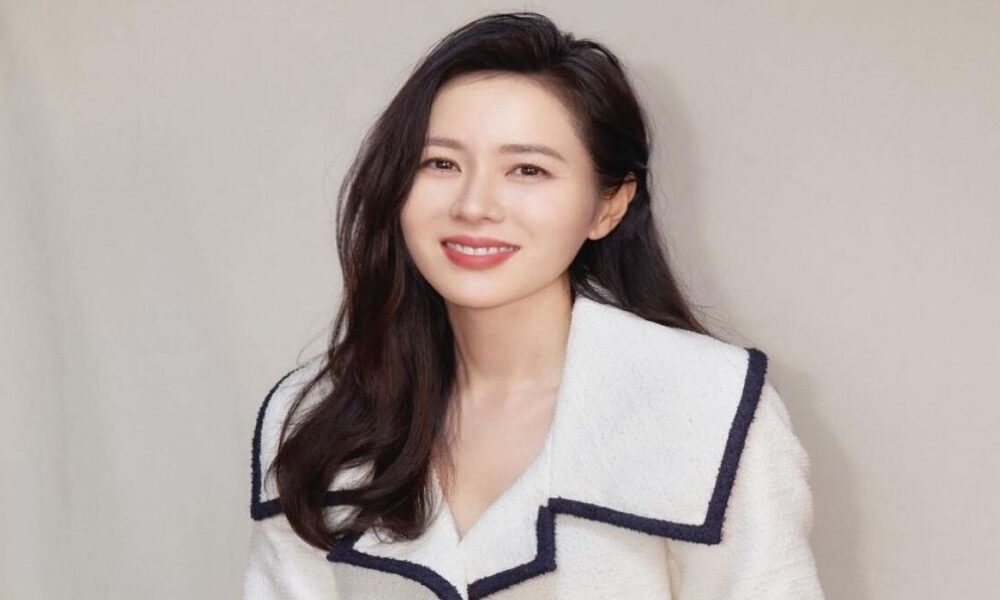 Son Ye Jin Minta Maaf Usai Puji Visual Tampan Anak