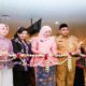 Sejumlah tokoh melakukan pemotongan ronce melati secara bersama-sama dalam acara peresmian