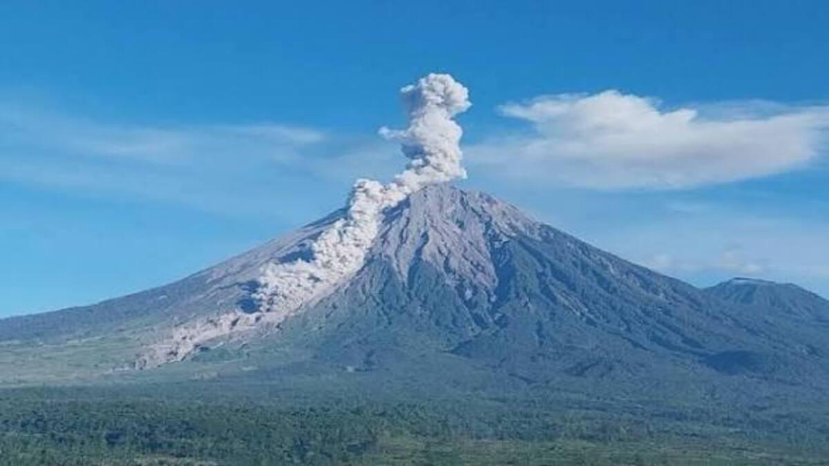 Mencekam Dahsyat! Gunung Semeru Erupsi 30 Kali dalam 6 Jam Disertai Dentuman 51 IMG 1417