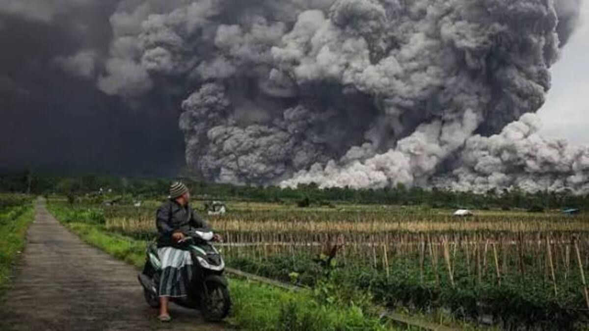 Mencekam Dahsyat! Gunung Semeru Erupsi 30 Kali dalam 6 Jam Disertai Dentuman 52 IMG 1418