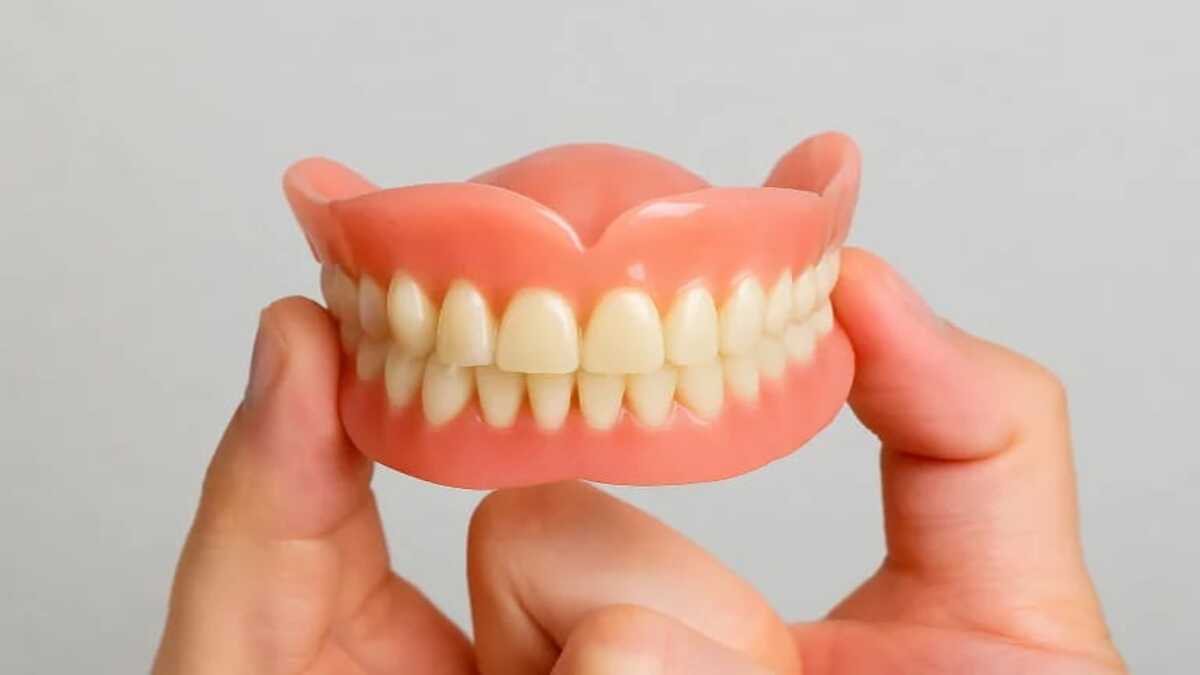Meskipun rajin gosok gigi, apakah Anda masih perlukan water floss? 52 WhatsApp Image 2026 09 07 at 09.32.02 1 1
