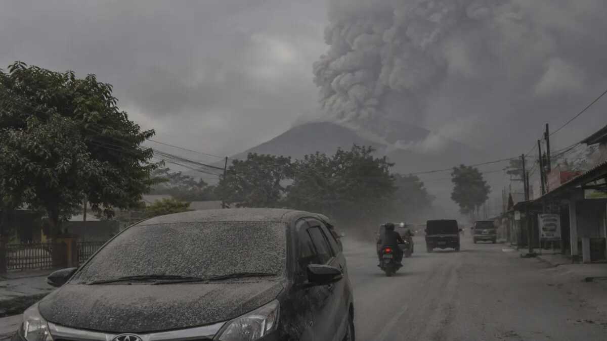 Cara Efektif Lindungi Diri Dari Debu Vulkanik Meski di Dalam Ruangan 52 WhatsApp Image 2026 09 07 at 09.52.06 1 1
