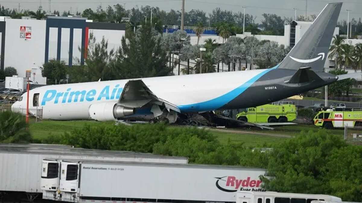 Pesawat Kargo Tergelincir Saat Mendarat di Miami AS 52 WhatsApp Image 2026 09 07 at 10.03.19 1 1