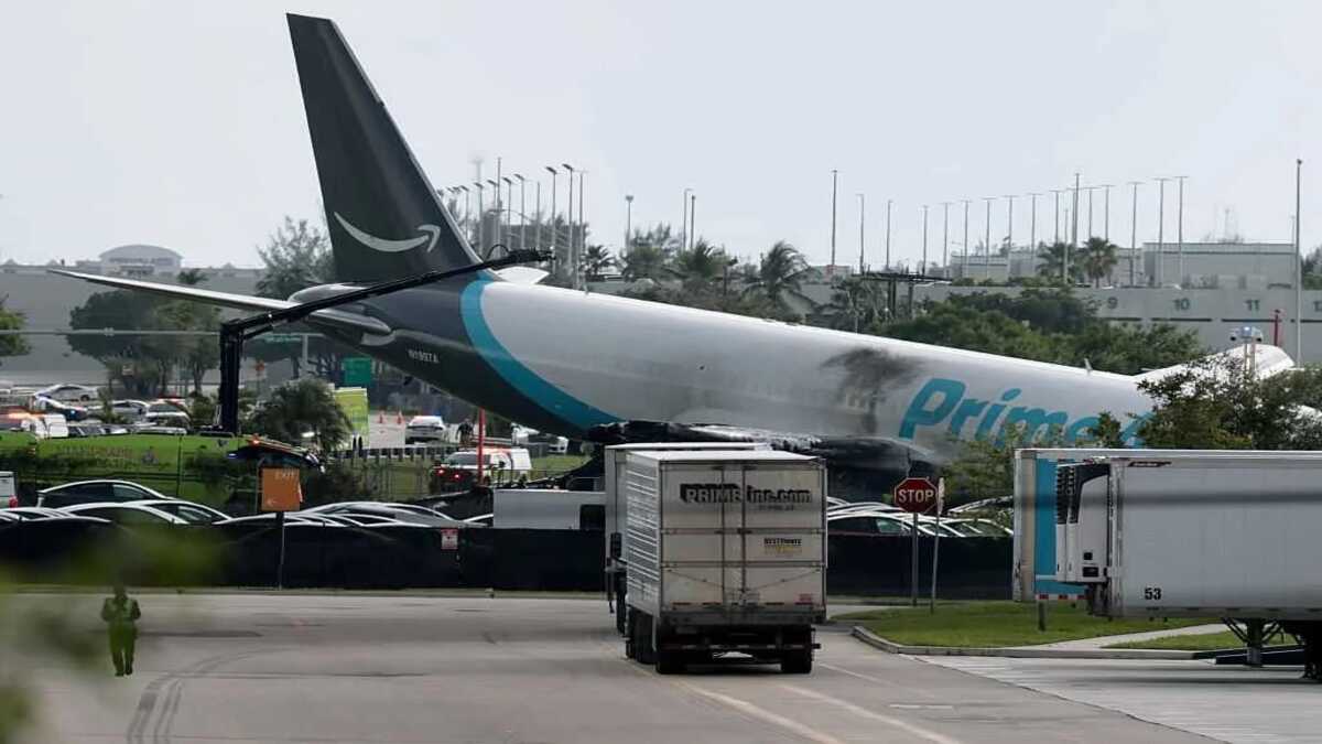 Pesawat Kargo Tergelincir Saat Mendarat di Miami AS 51 WhatsApp Image 2026 09 07 at 10.03.19 2 1
