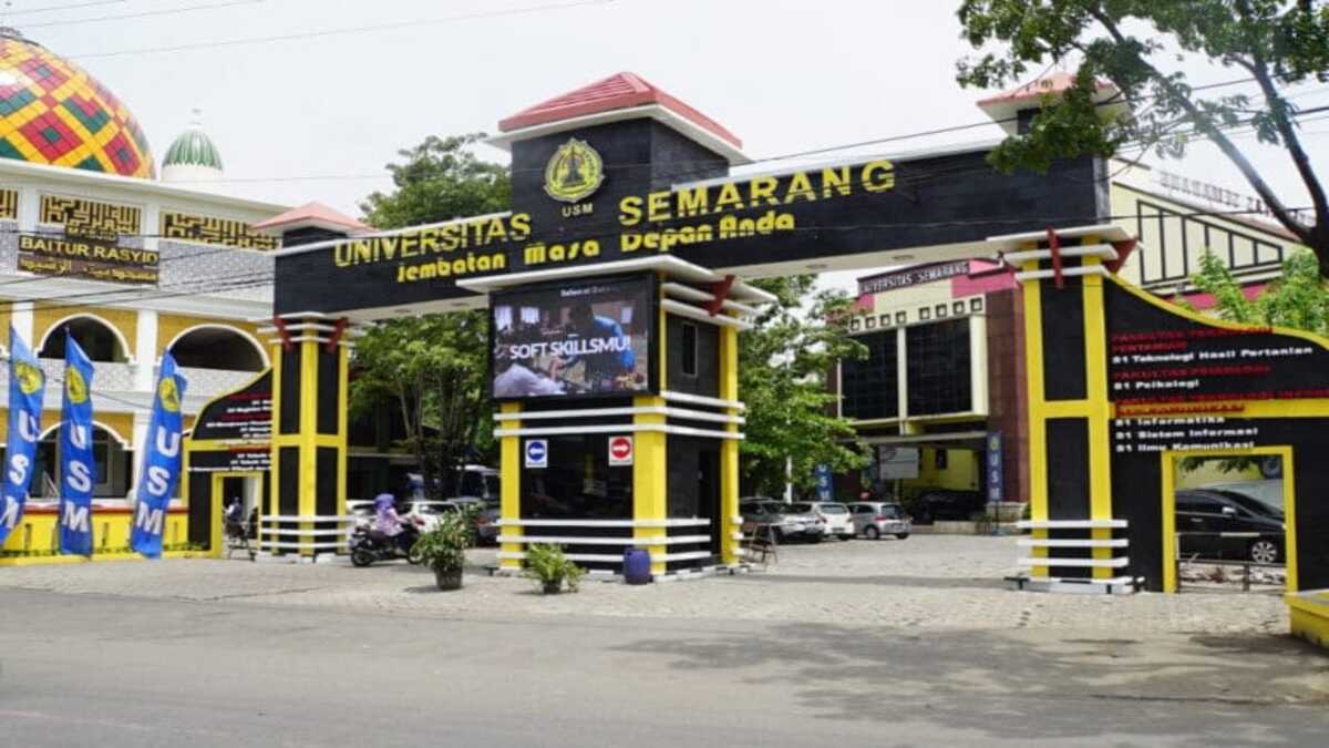Ribuan Mahasiswa Baru Ikuti PAKEM USM Tahun 2026 53 WhatsApp Image 2026 09 14 at 09.05.31 1