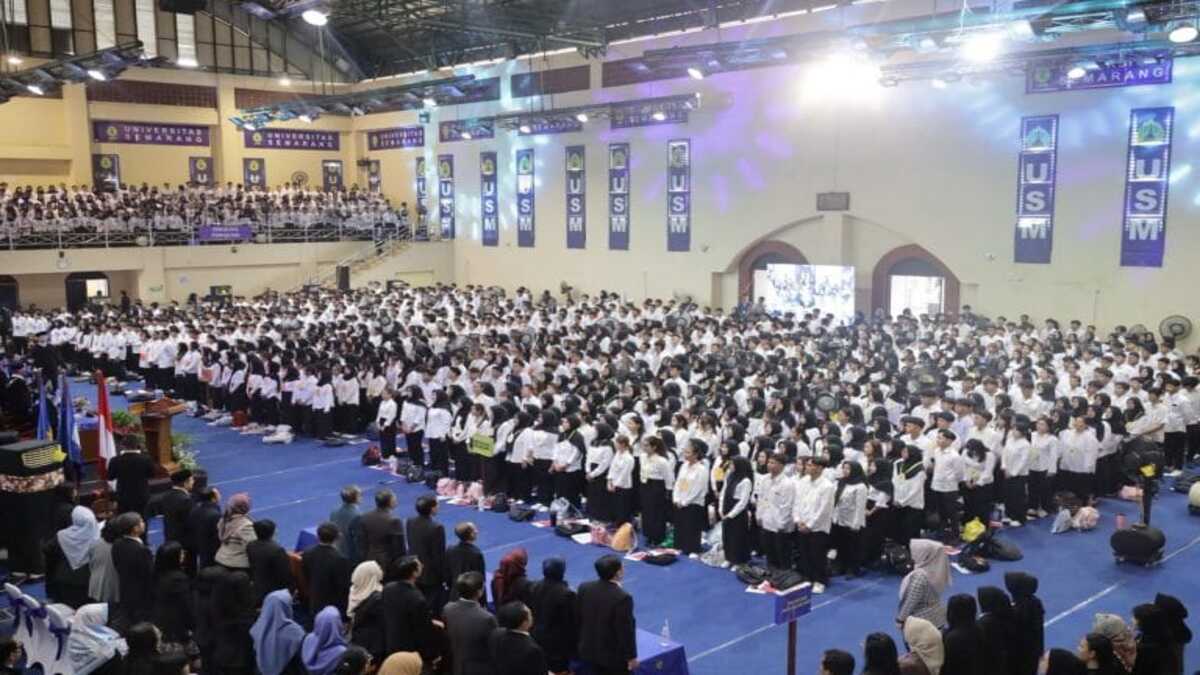 Ribuan Mahasiswa Baru Ikuti PAKEM USM Tahun 2026 51 WhatsApp Image 2026 09 14 at 09.05.32 1 1