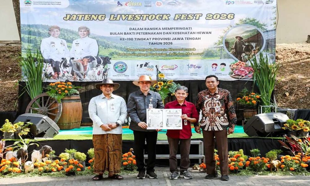 Pemprov Jateng Pakai 1 Inseminasi Buatan Dongkrak Susu Sapi
