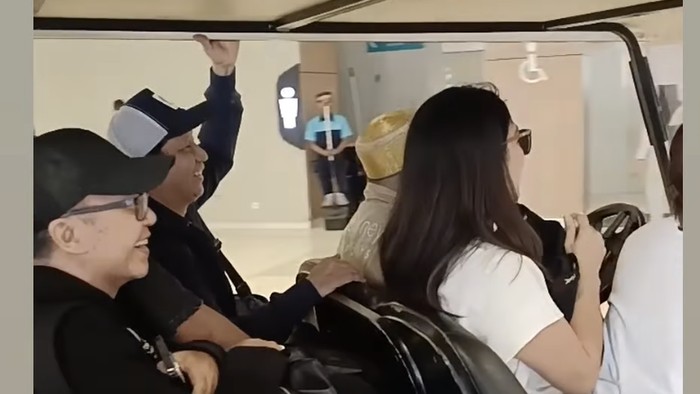 Menegangkan! Ari Lasso Ceritakan Detik-Detik Pesawat Garuda Pecah Ban Saat Take Off 53 ari lasso 1788423026009 169
