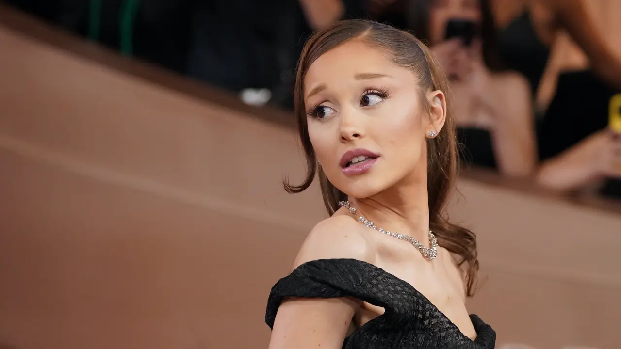 Mengharukan! Spektakuler dan Penuh Air Mata, Konser Terakhir Ariana Grande Pecah Sebelum Hiatus 51 ariana1