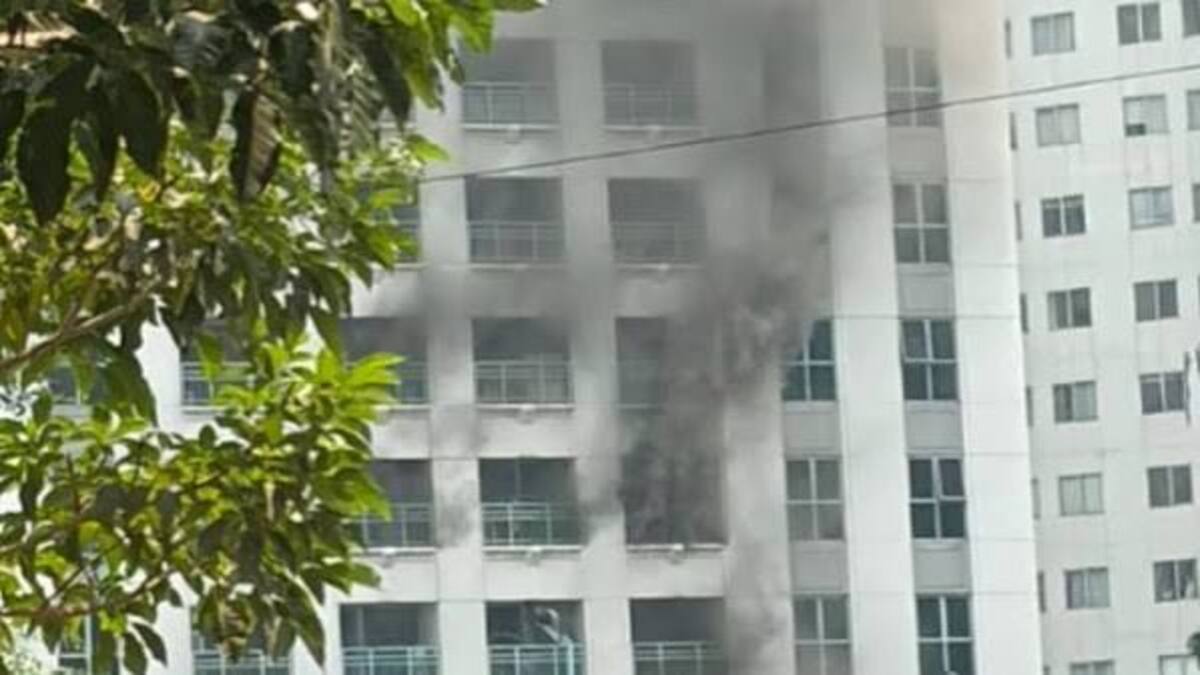 Kebakaran Apartemen Pavilion Mencekam, Kesaksian Panik Penghuni Saat Asap Tebal 50 images 2026 09 04T181953.865
