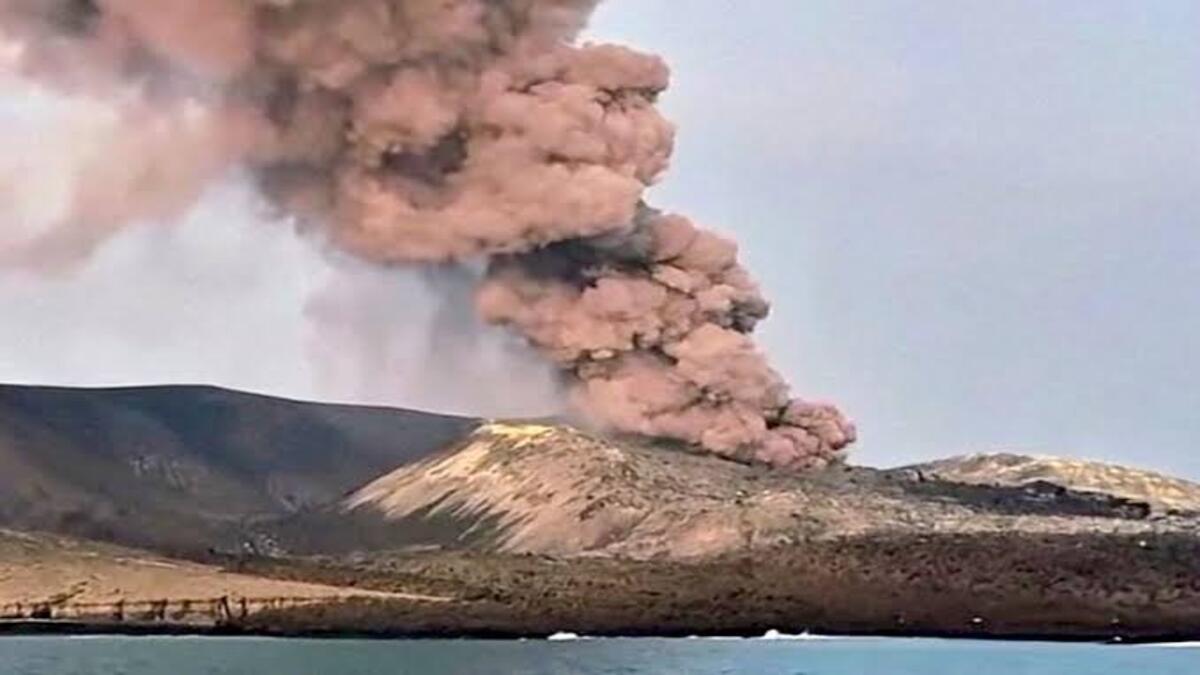 Abu Vulkanik Krakatau