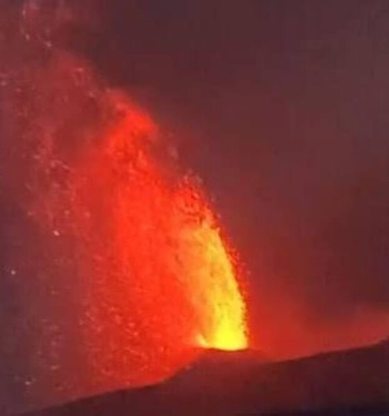 Abu Vulkanik Krakatau