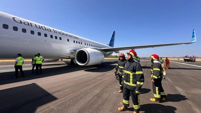 Menegangkan! Ari Lasso Ceritakan Detik-Detik Pesawat Garuda Pecah Ban Saat Take Off 52 images 9 3